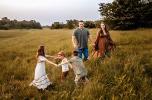Wichita KS family in field