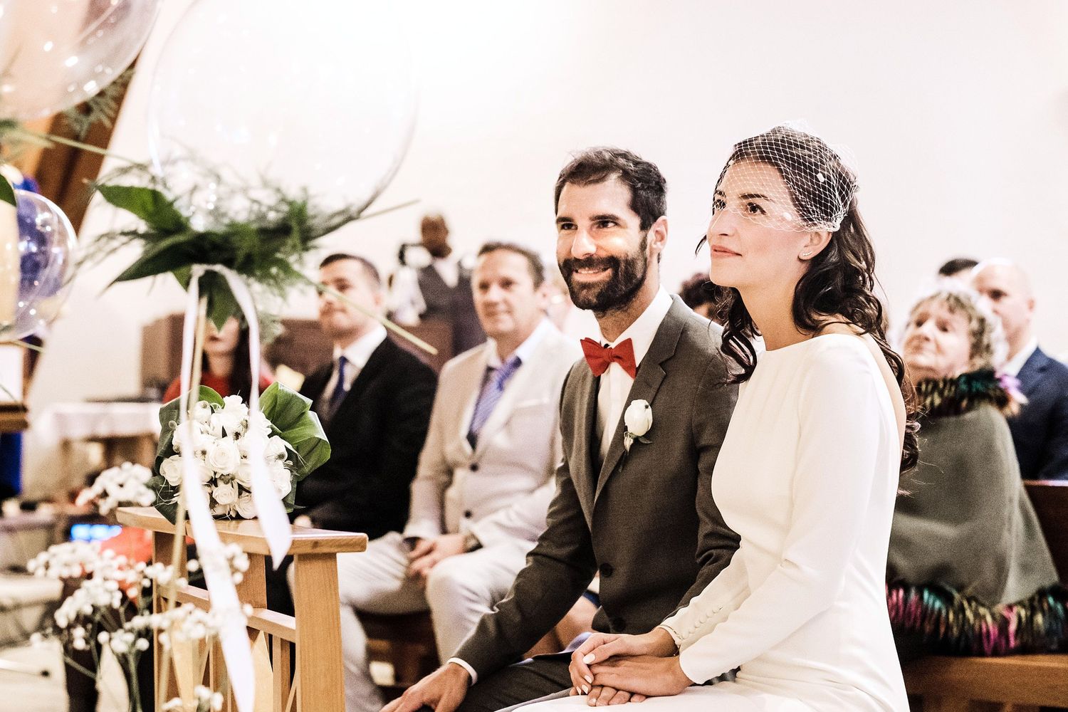 TLOOK photographe de mariage de style documentaire, Crans-Montana cérémonie à l'église