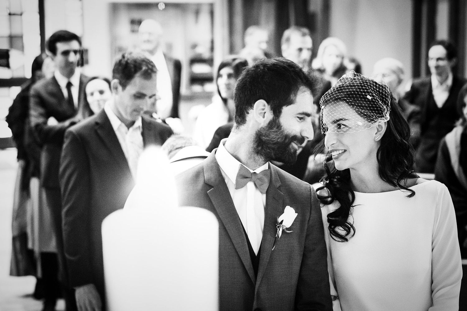 TLOOK photographe de mariage de style documentaire, Crans-Montana cérémonie à l'église
