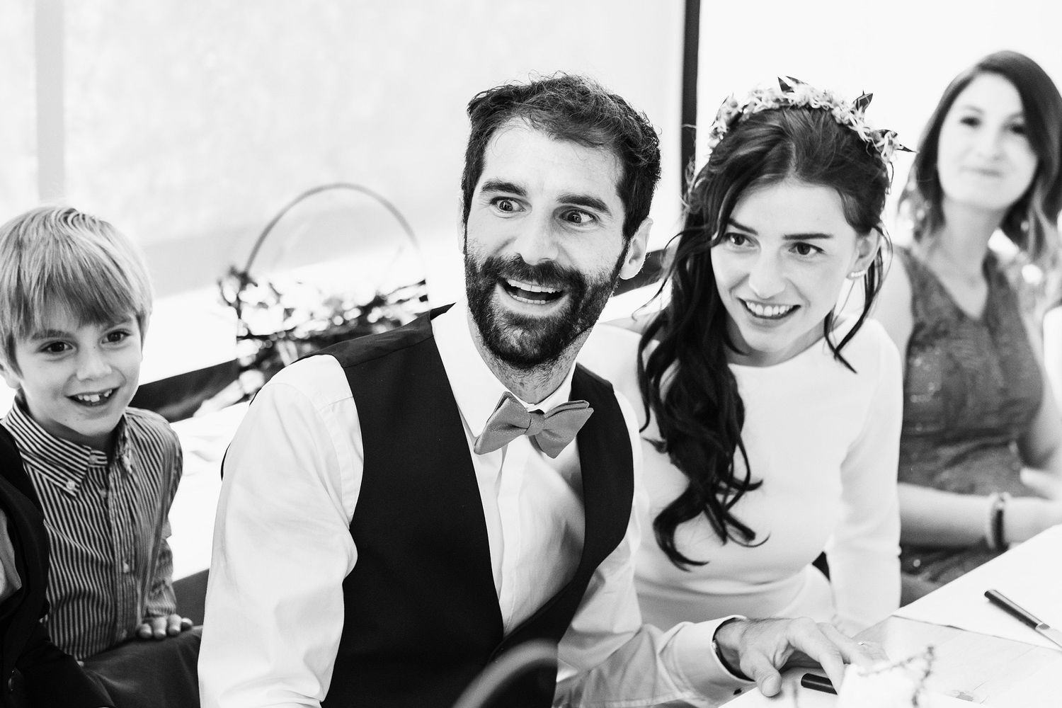TLOOK photographe de mariage de style documentaire, Chetzeron à Crans-Montana soirée portraits de mariés