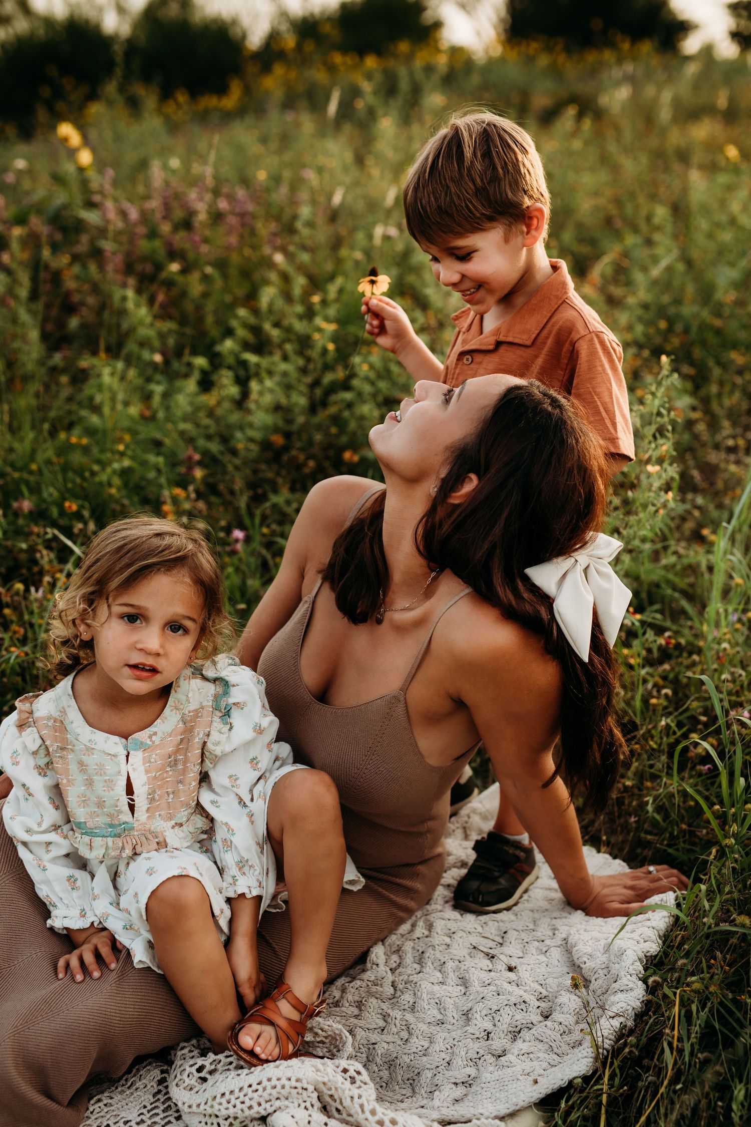 family pictures in wildflowers in New brunfels Texas