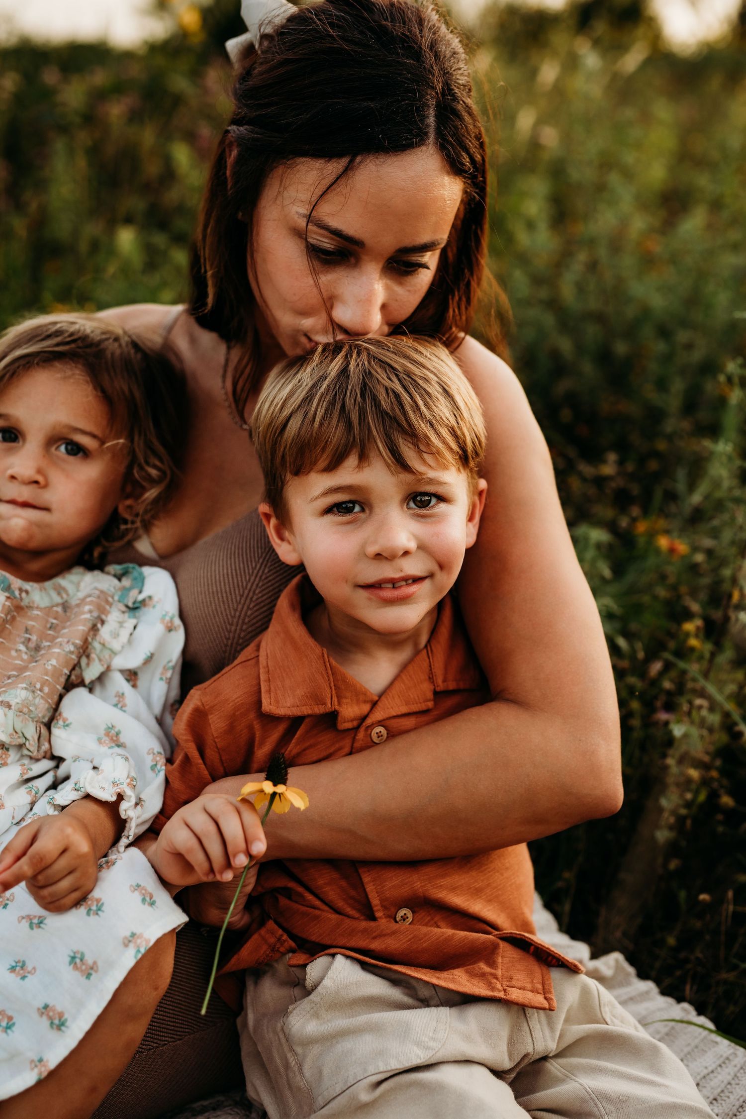 family pictures in wildflowers in New brunfels Texas