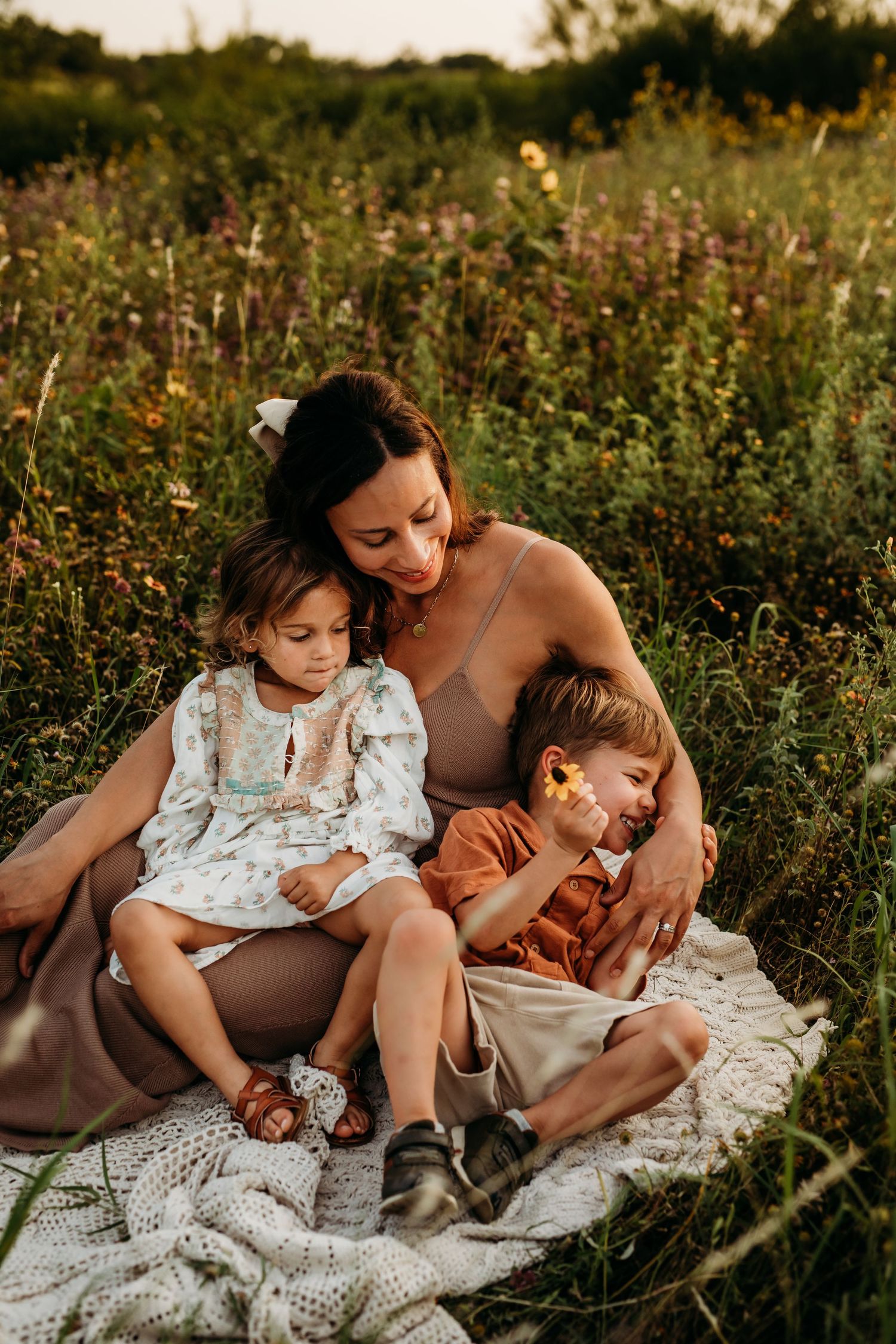 family pictures in wildflowers in New brunfels Texas