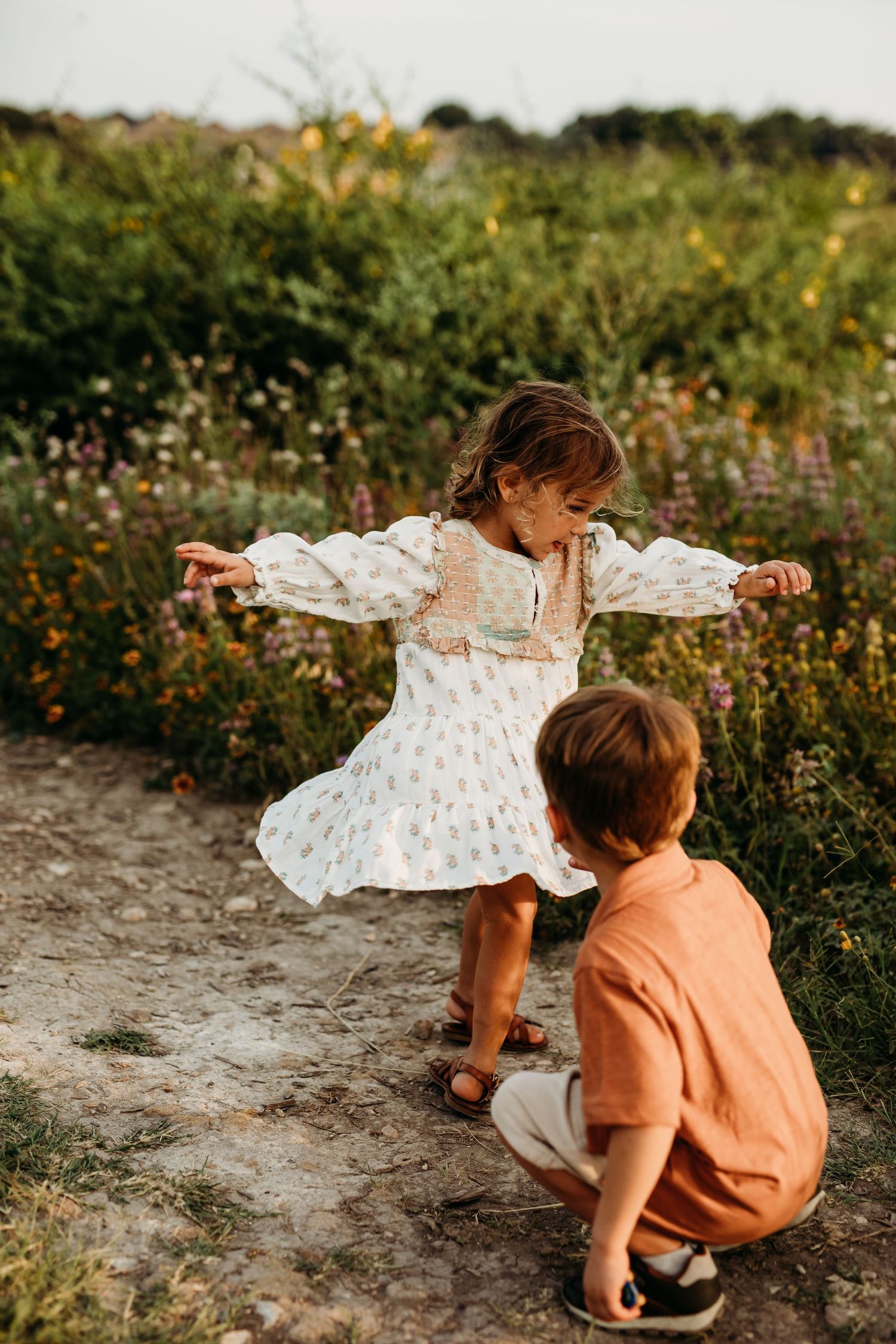 family pictures in wildflowers in New brunfels Texas