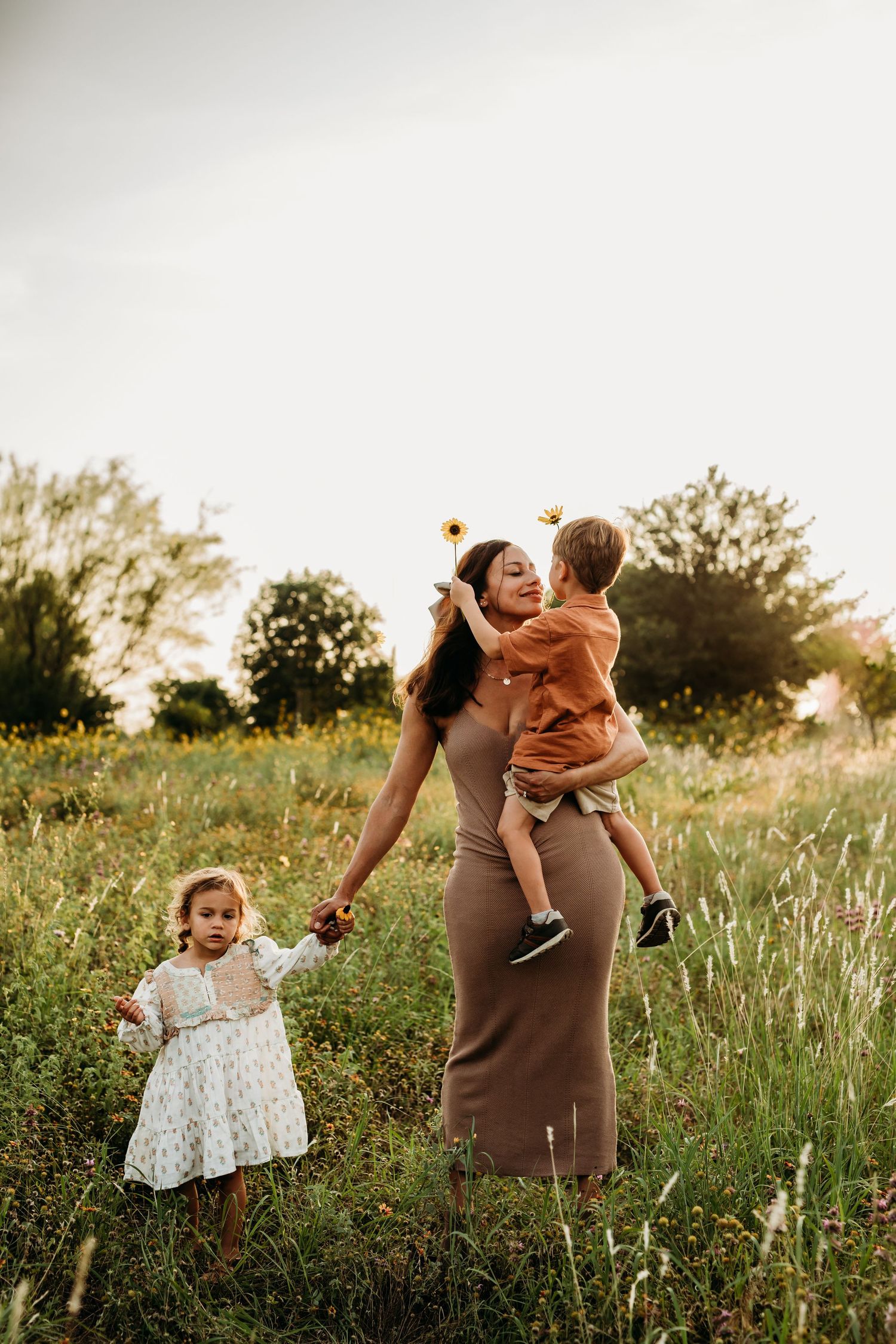 family pictures in wildflowers in New brunfels Texas