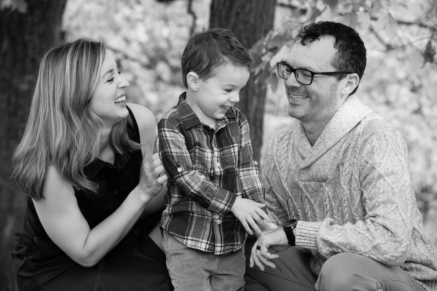 Zionsville photographer - Nathaniel Edmunds Photography - captures family pictures