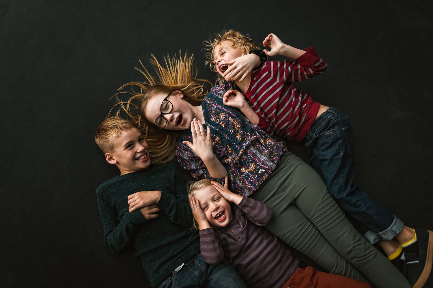 At home, lifestyle family photo session.