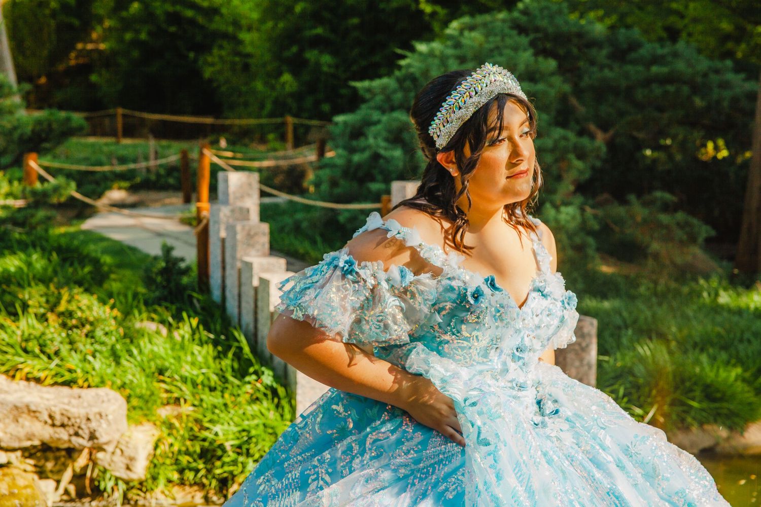Fort Worth Botanical Gardens is the best garden for mis quince photos. best quince photographer in Texas