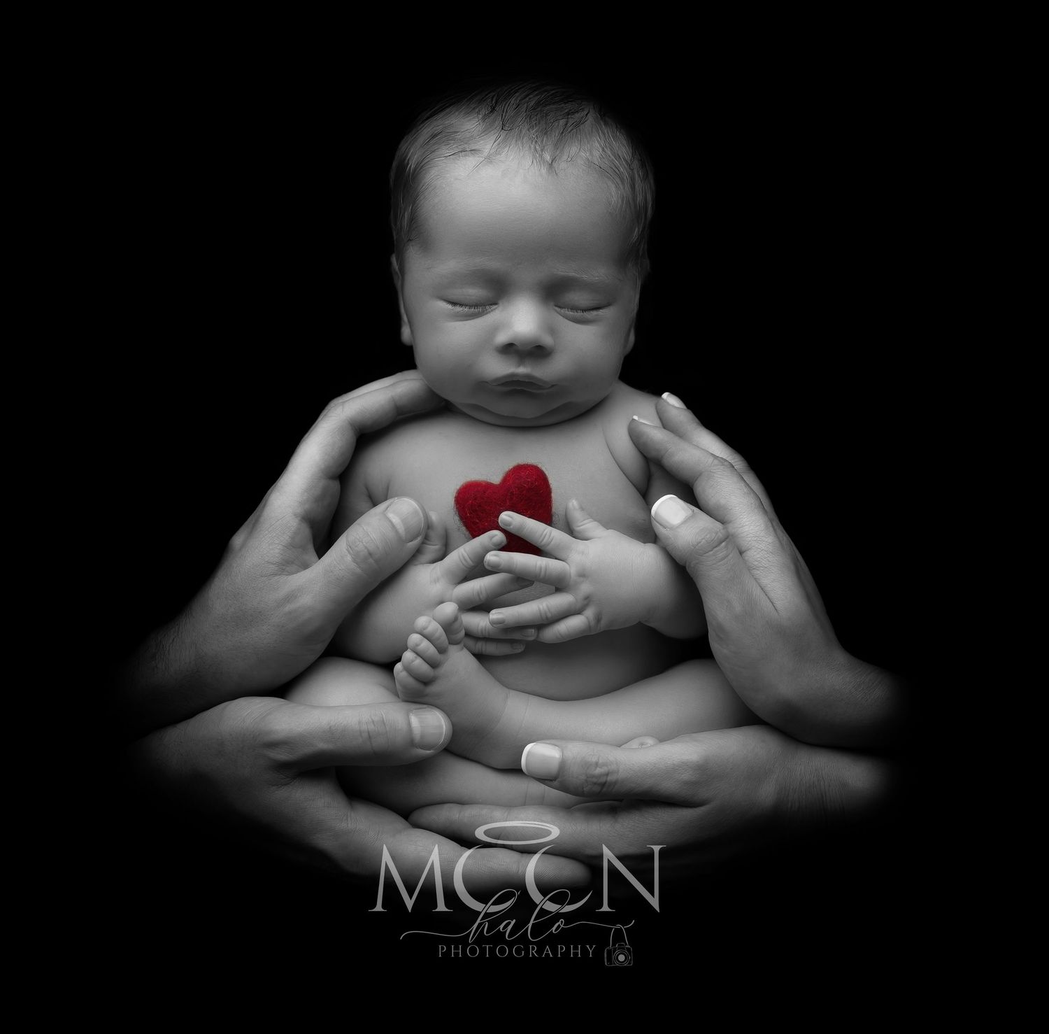 Expert newborn, maternity, family & cake smash photography in Hayes, West London. Studio & home sessions with props, backdrops & accessories