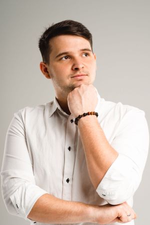 Férfi portré fotózás fotóstúdióban
