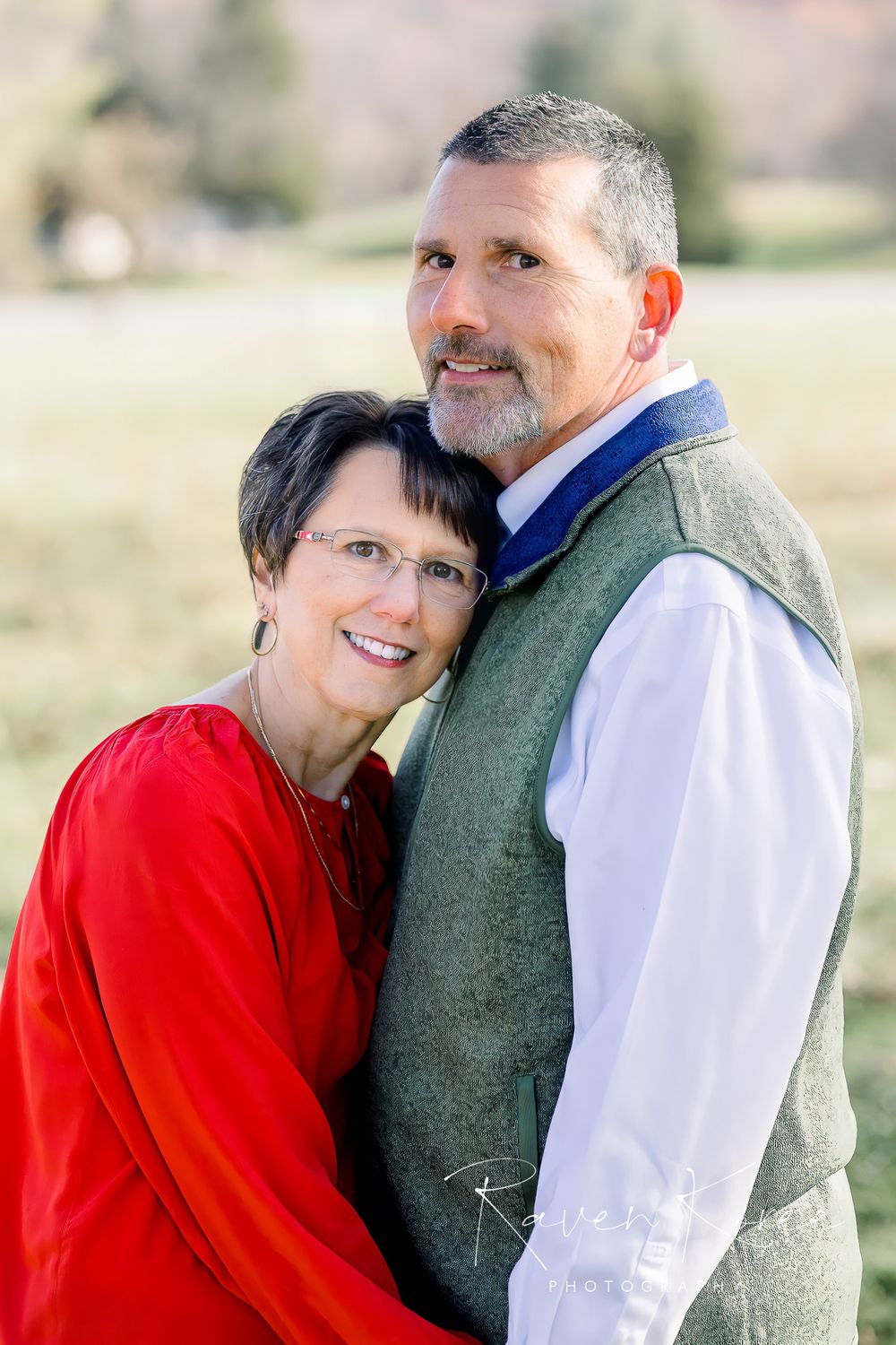 Couple in love photo session outdoors in Knoxville Tennessee