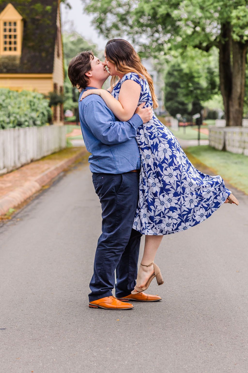 Colonial Williamsburg  Virginia engagement photographer