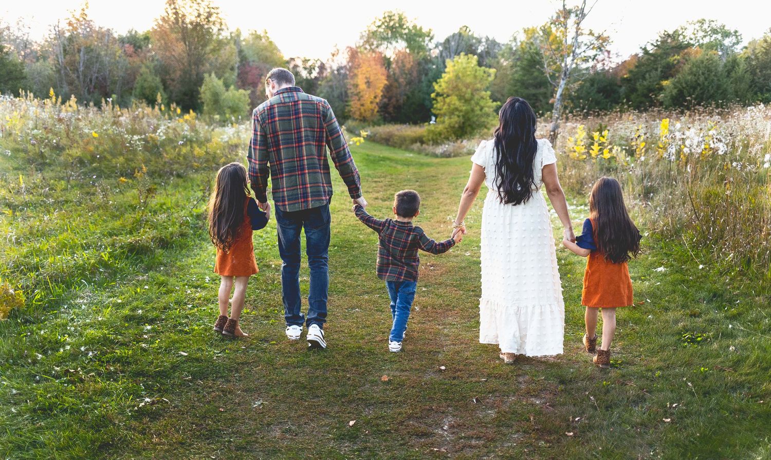 Family Pictures Photographer, Hartland, Pewaukee, Oconomowoc, Wales, WI