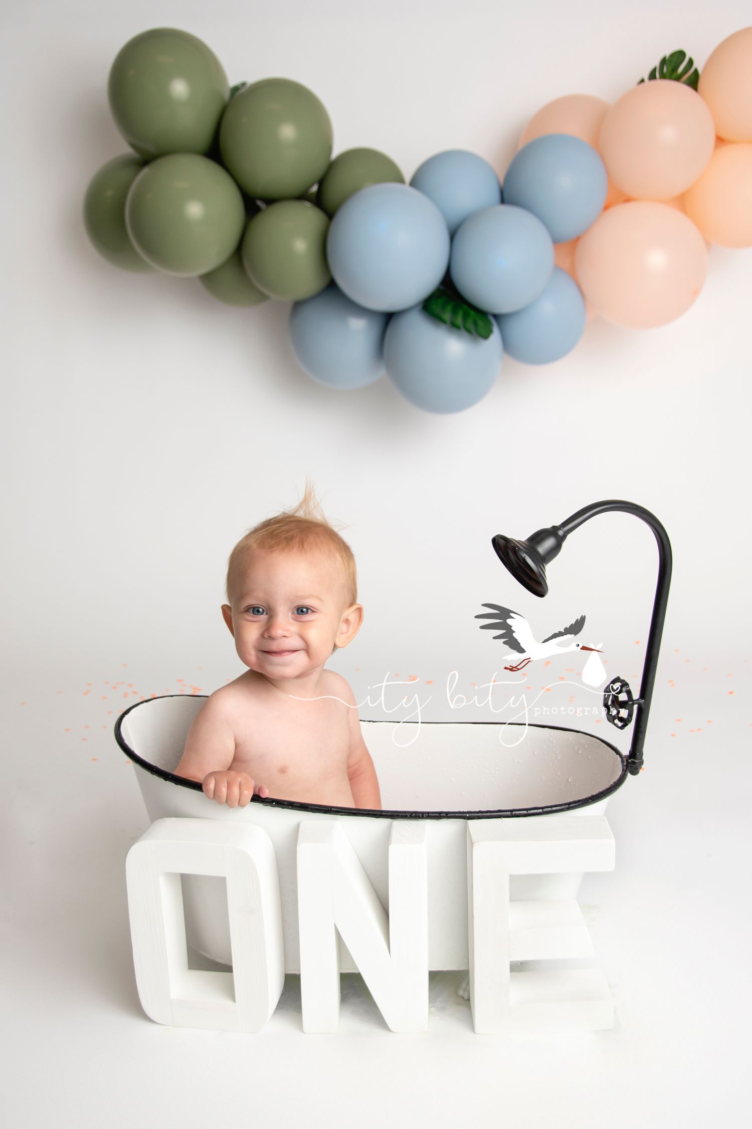Cleveland Photographer One Year Cake Smash Bath Clean Up Smiles