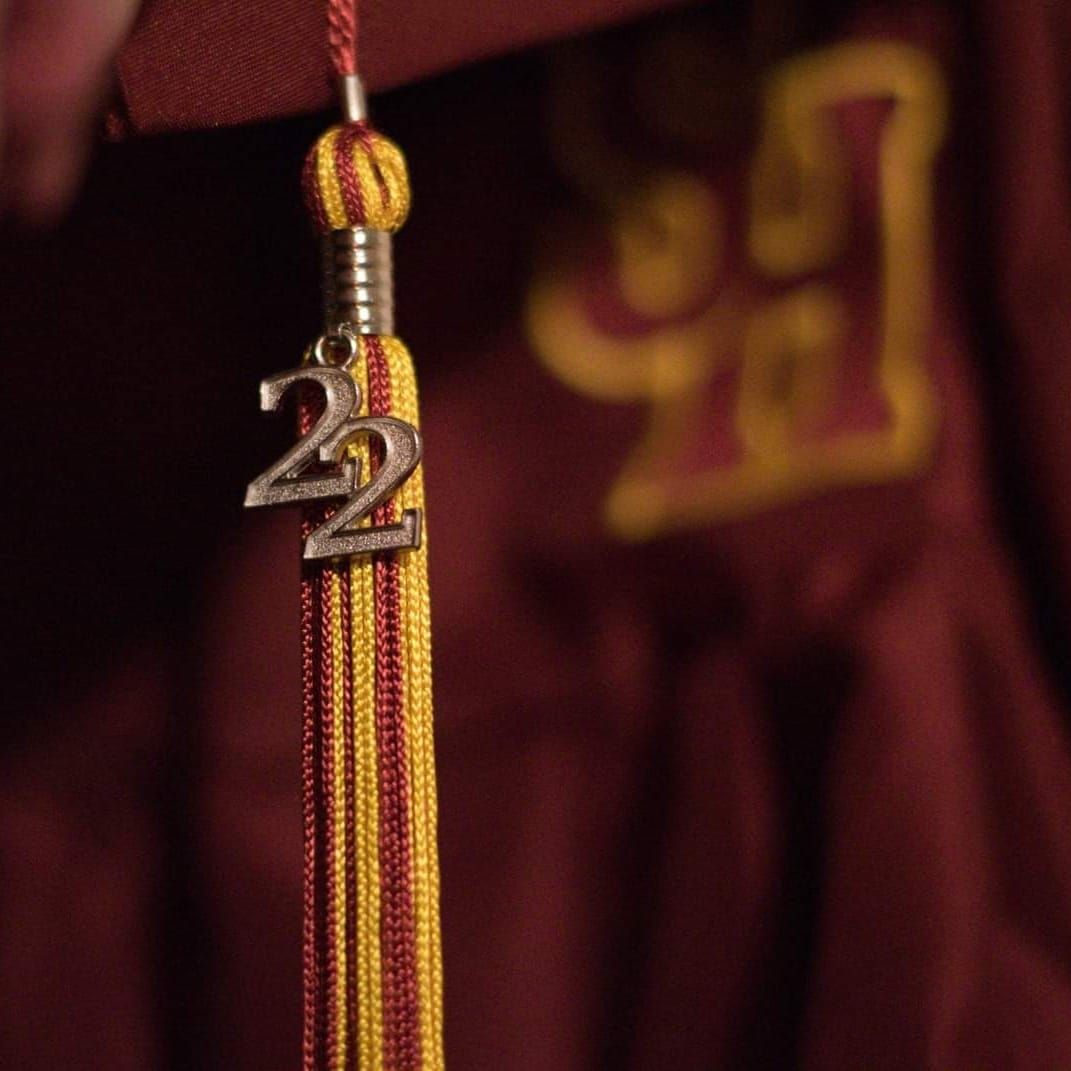 Science Hill High School graduation photo by Johnson city TN photographer in east TN