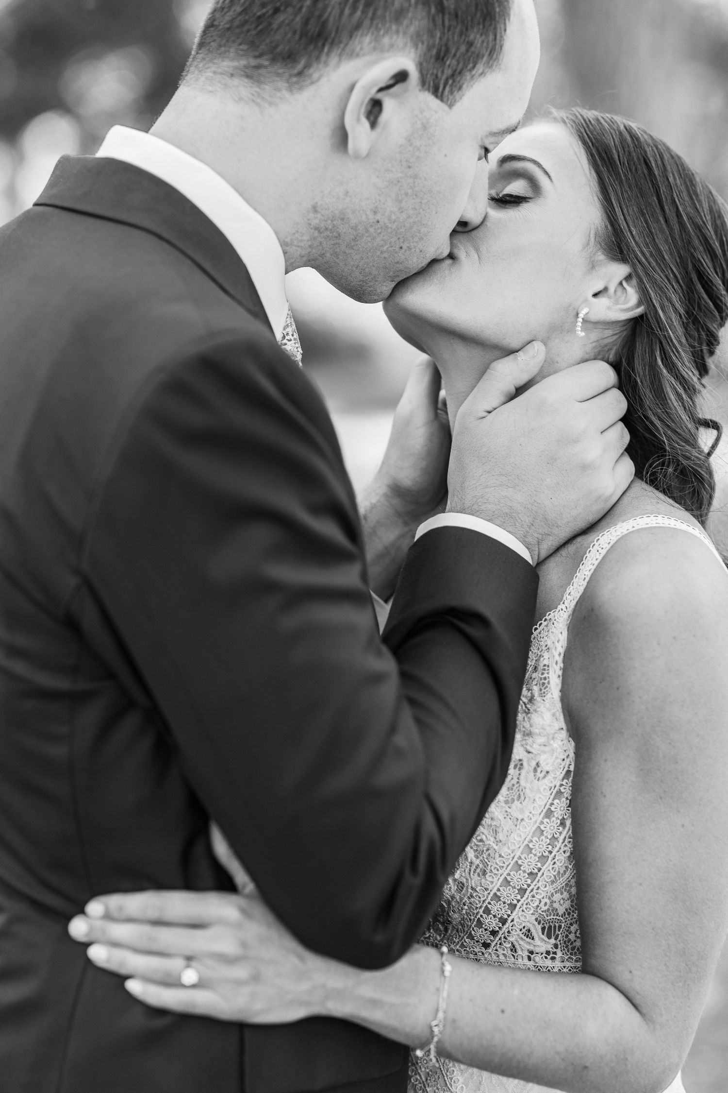 RUST MANOR HOUSE LEESBURG VIRGINIA WEDDING PICTURES BRIDE GROOM