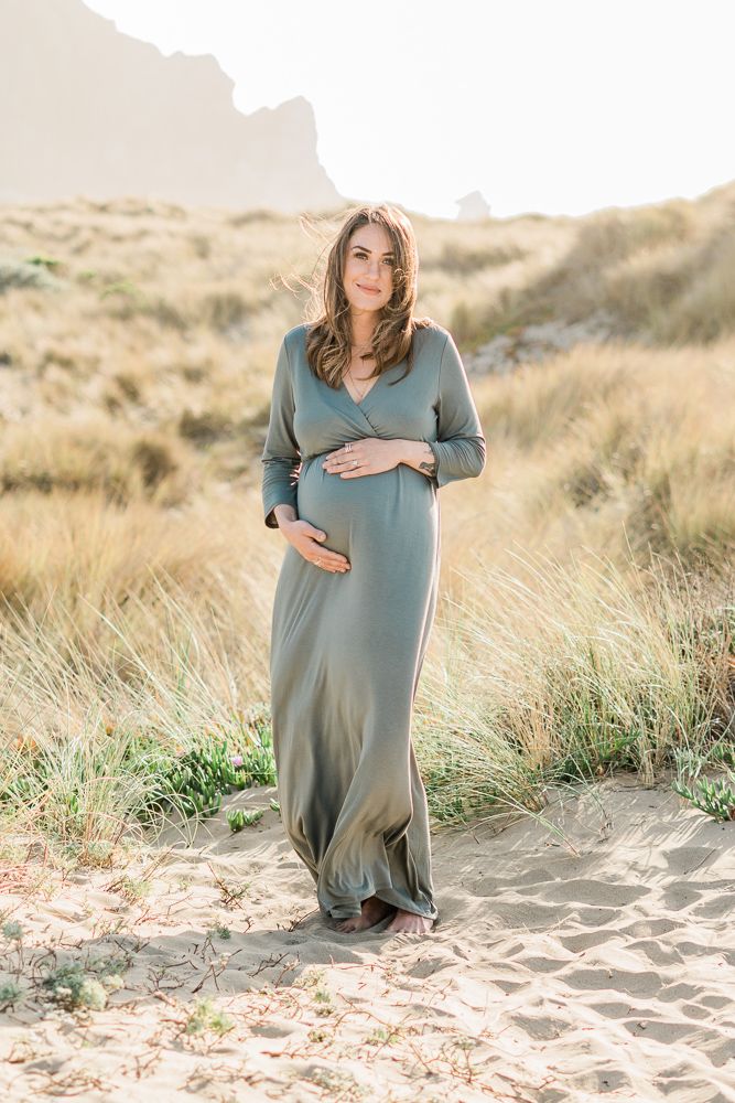 Maternity session in Morro Bay at Morro Rock on the Central Coast by family photographer felisha connolly