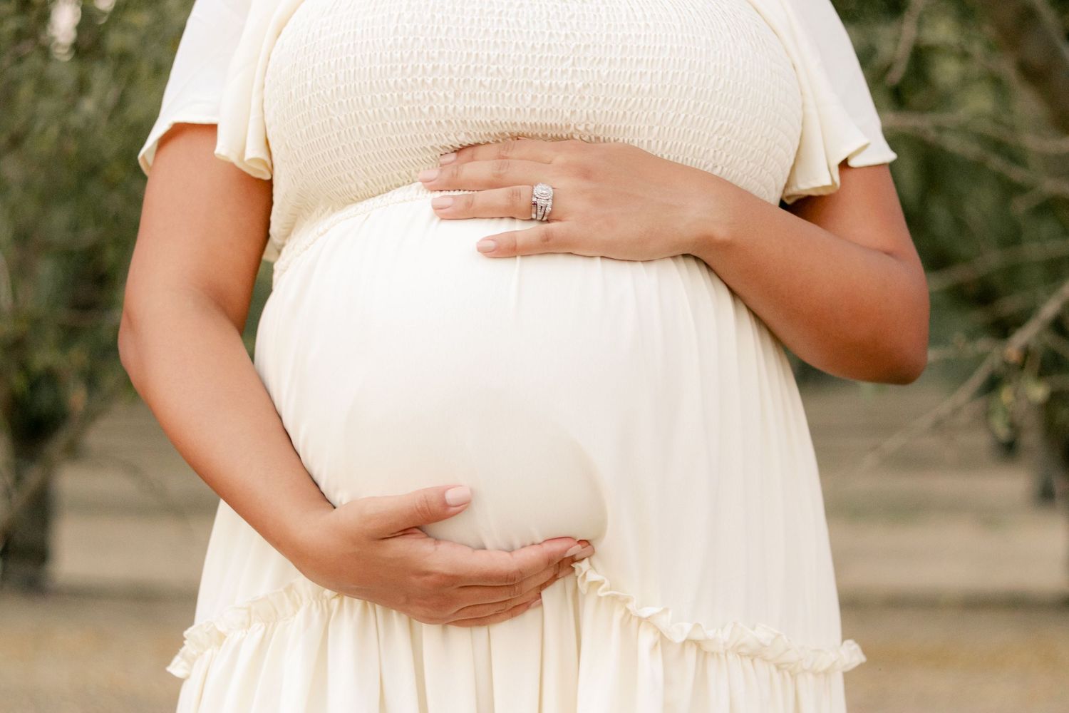 Beautiful Belly Maternity Pose Captured by Chelsee Rawe Photography