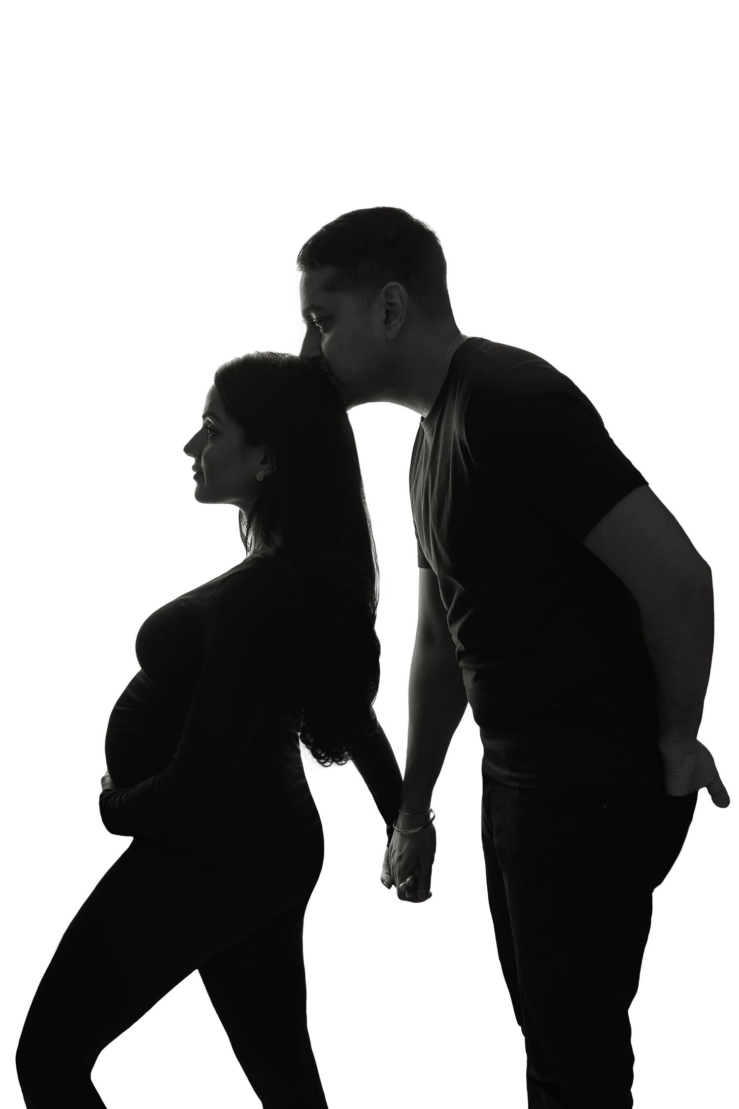 Expert newborn, maternity, family & cake smash photography in Hayes, West London. Studio & home sessions with props, backdrops & accessories