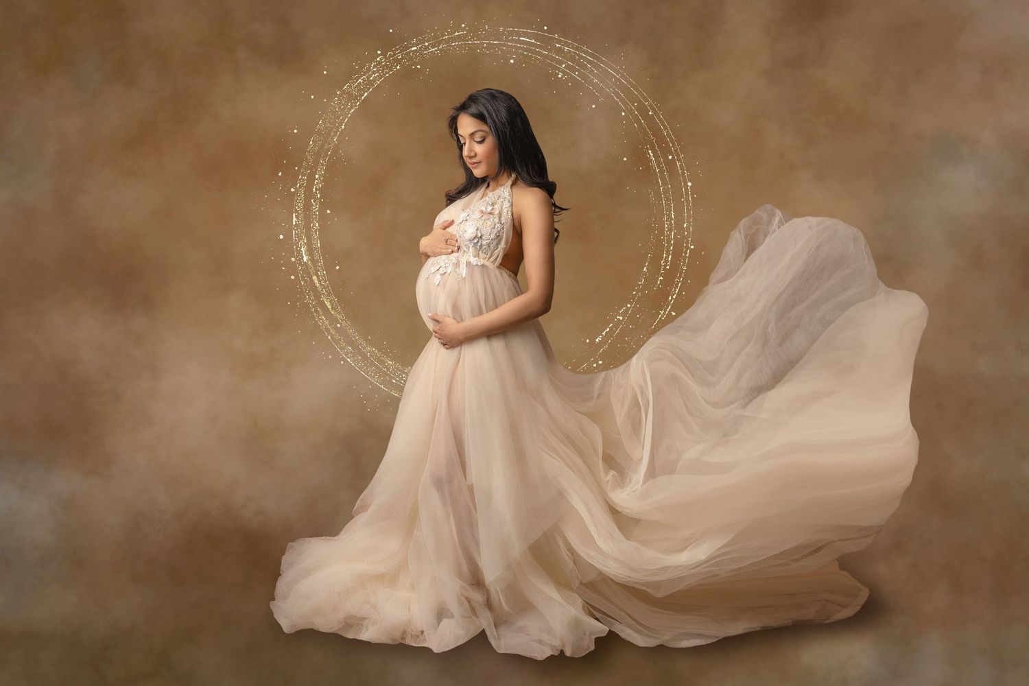 Expert newborn, maternity, family & cake smash photography in Hayes, West London. Studio & home sessions with props, backdrops & accessories