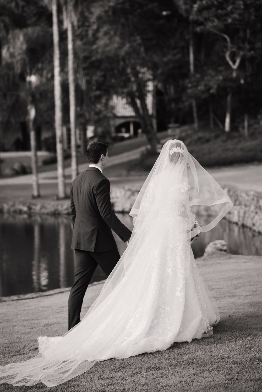 Casamento romântico com luz natural no interior de São Paulo