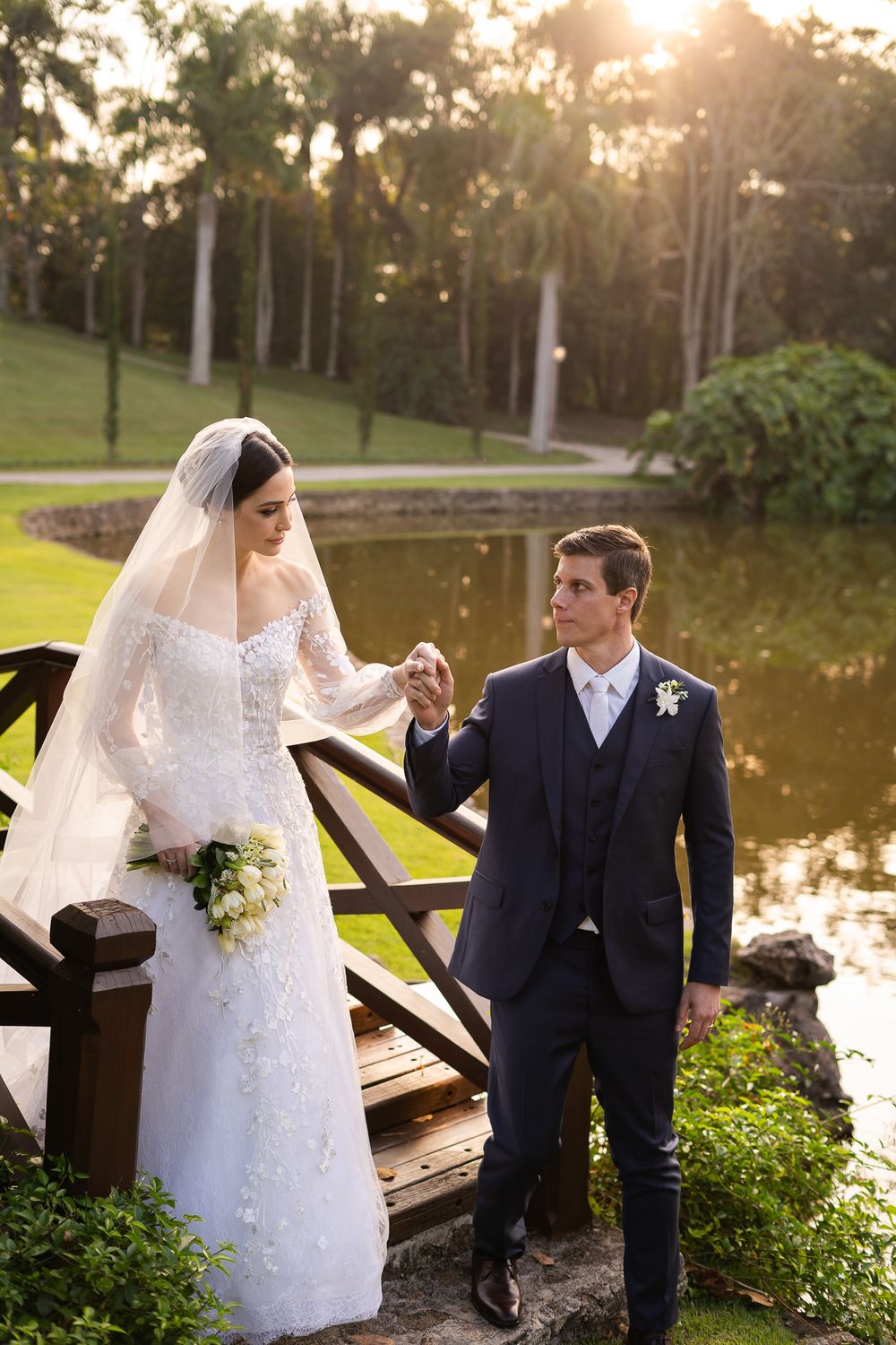 Casamento romântico com luz natural no Ville la Rochelle em Jarinu