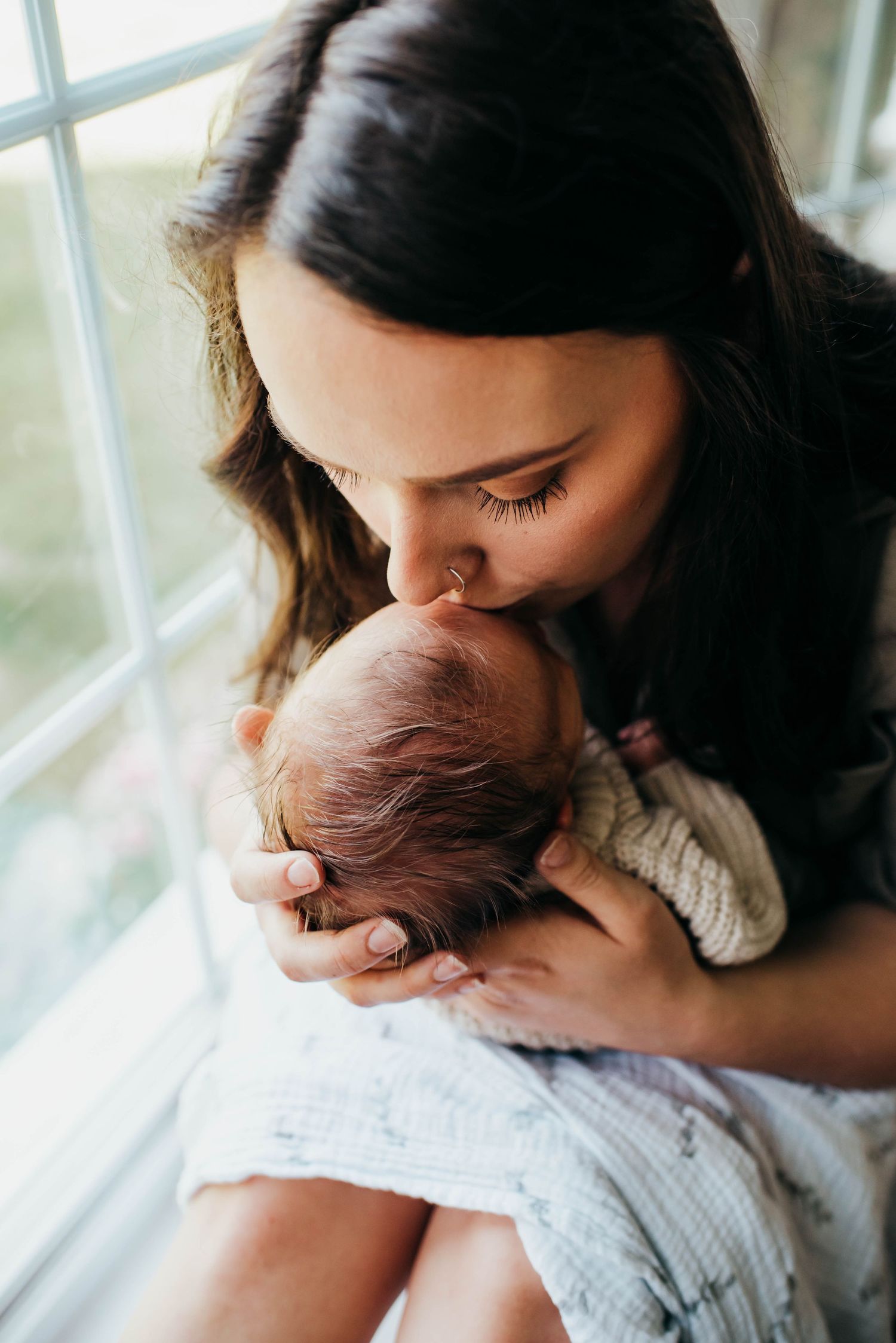 Lifestyle newborn photography session in Maine