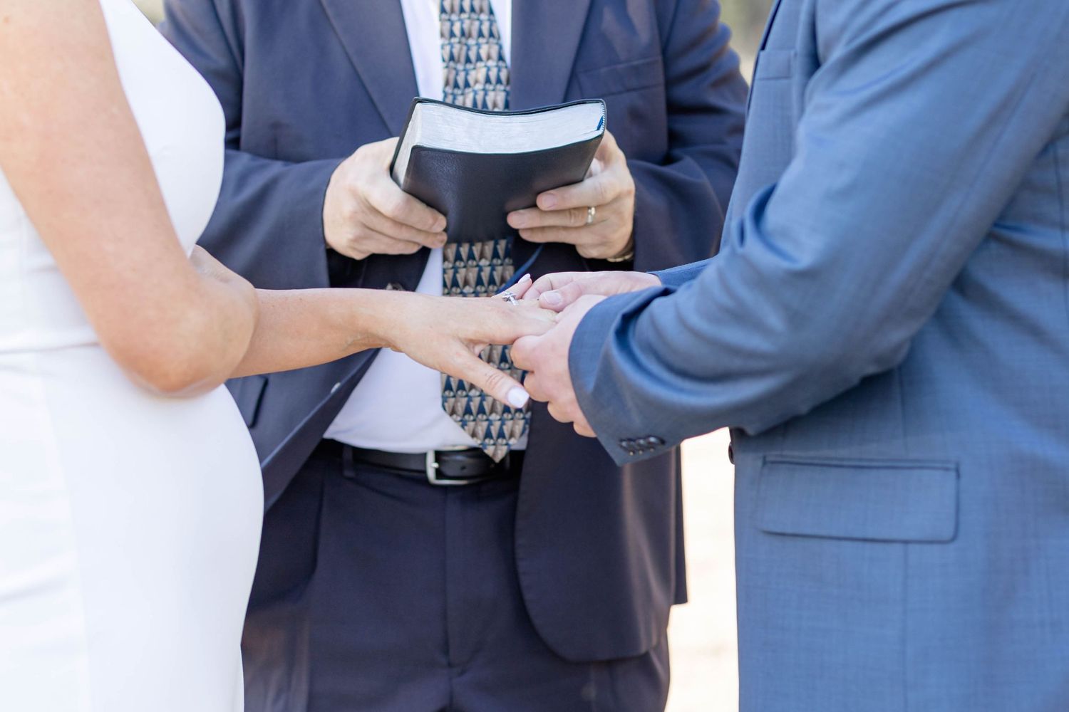 bride and groom elopement at Fontainebleau state park f/a Baton Rouge wedding photographer