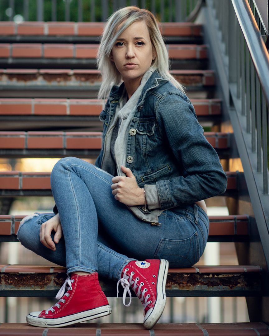 Portrait of a mid-20s white woman in Phoenix Arizona
