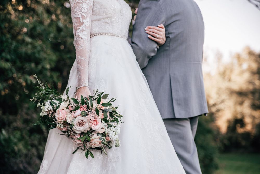 wedding in north liberty benos flowers arrangements sage and ivy photography wedding corridor Iowa