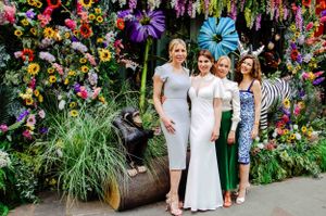 Chelsea wedding, bride with her bridesmaids. London wedding photographer