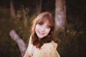 Senior portrait photographer Neenah Wisconsin