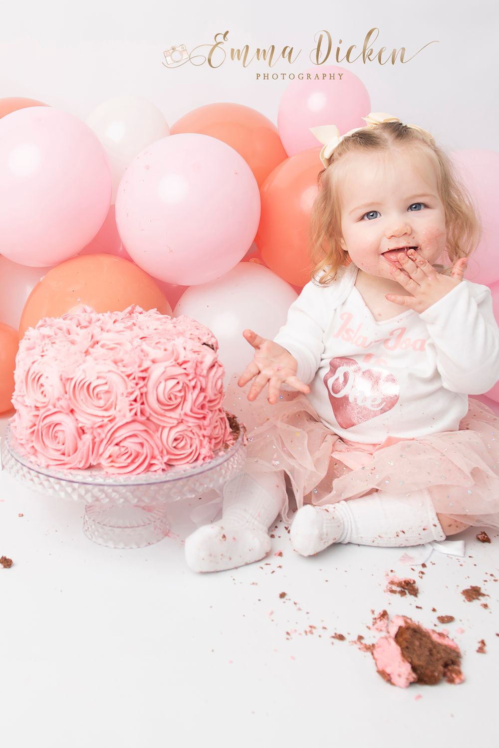 Birthday cake smash for one year old near Goole pink