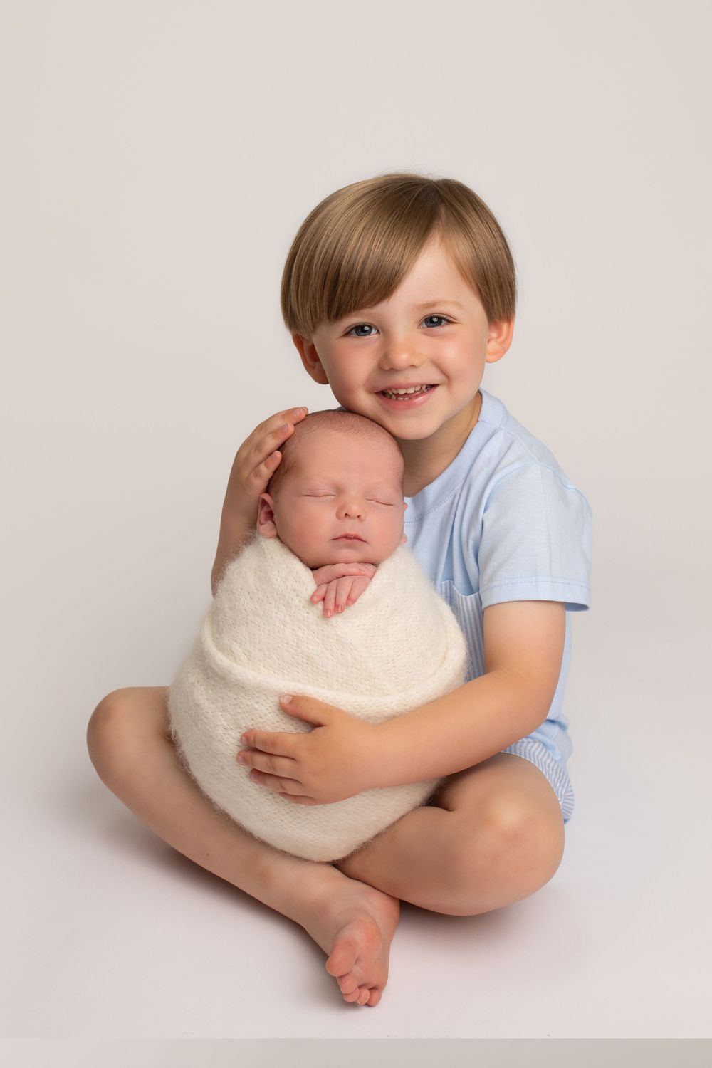 Ayrshire glasgow Renfrewshire sibling newborn photographer
