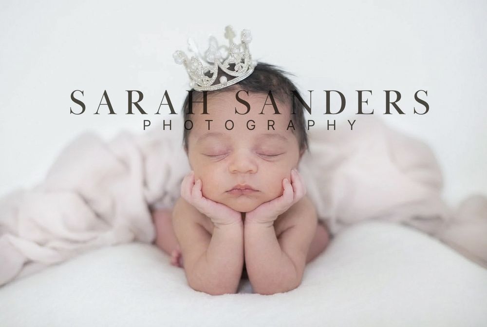 Newborn Baby in froggy pose