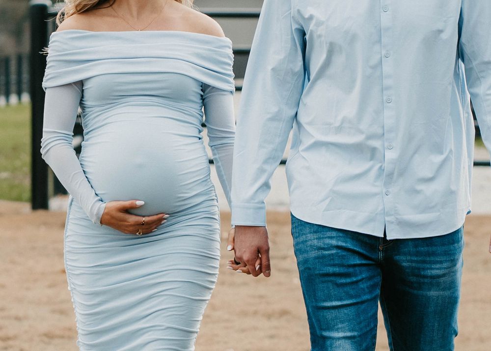maternity session, Milan TN, outdoor venue AAA Farms