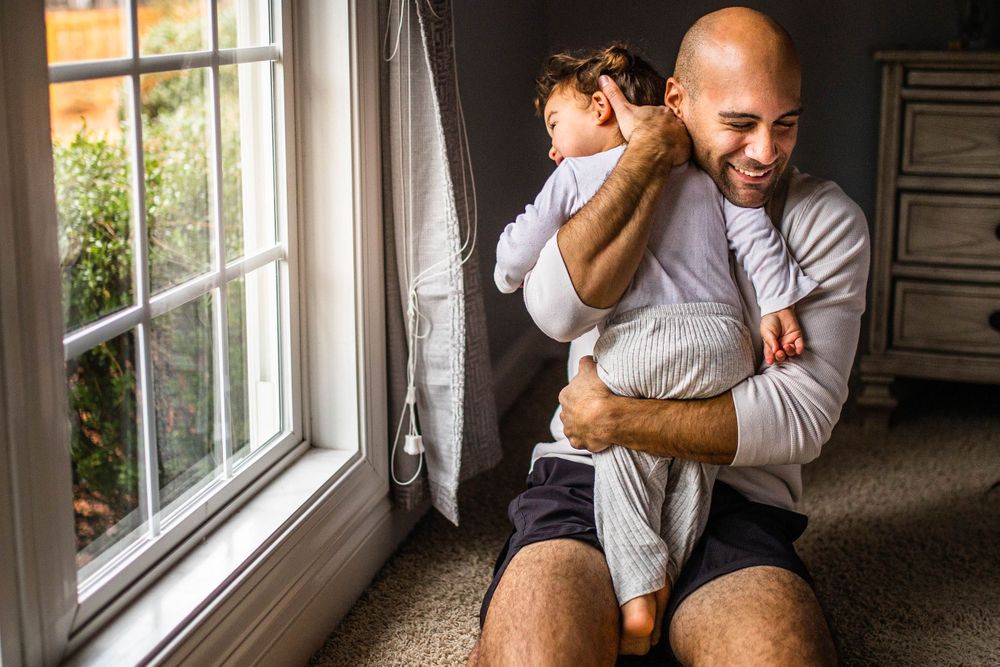 dad hugging daughter