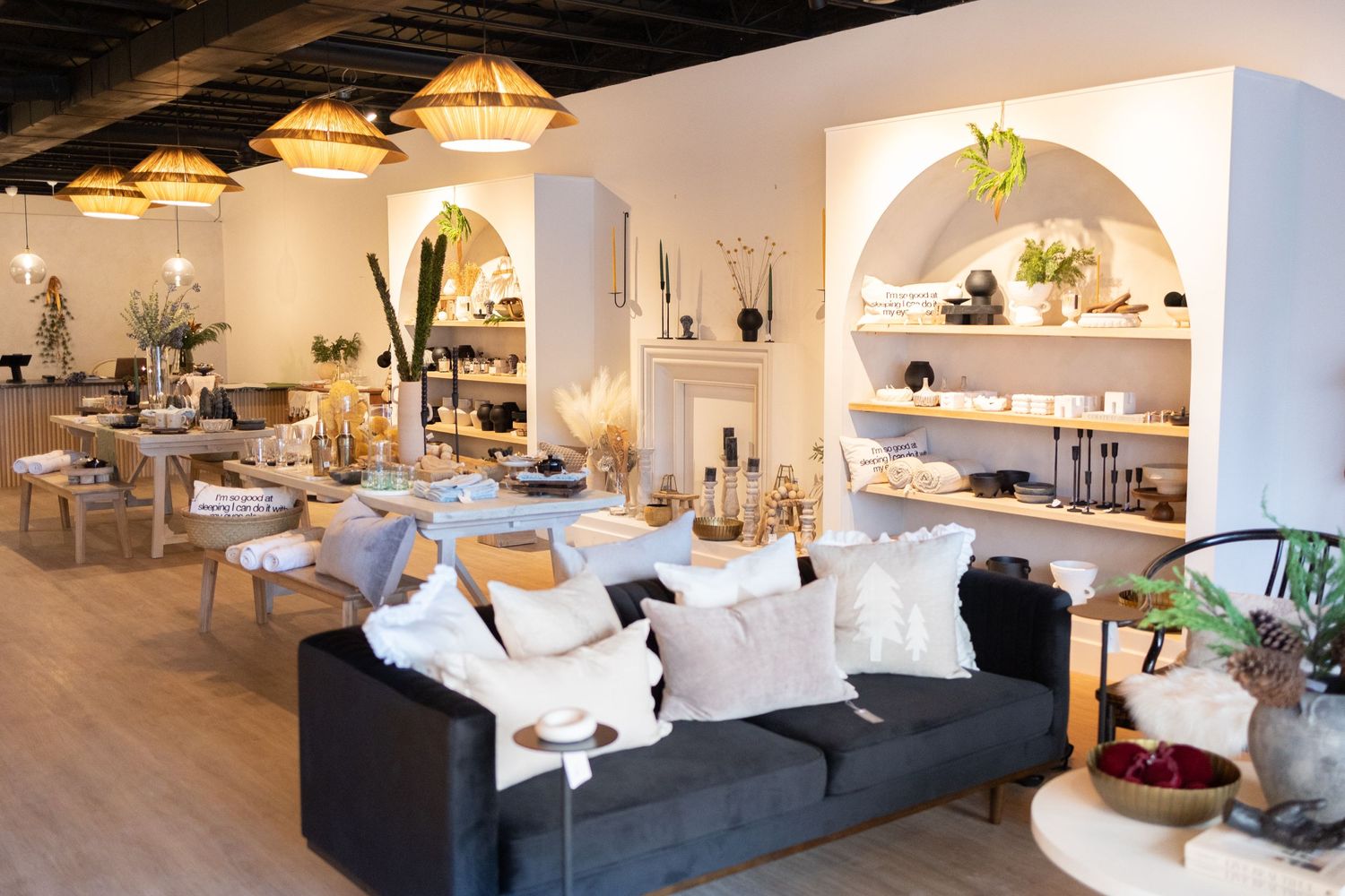 home decor photos at willow and lace home with captured by Thea photography in mount Brydges