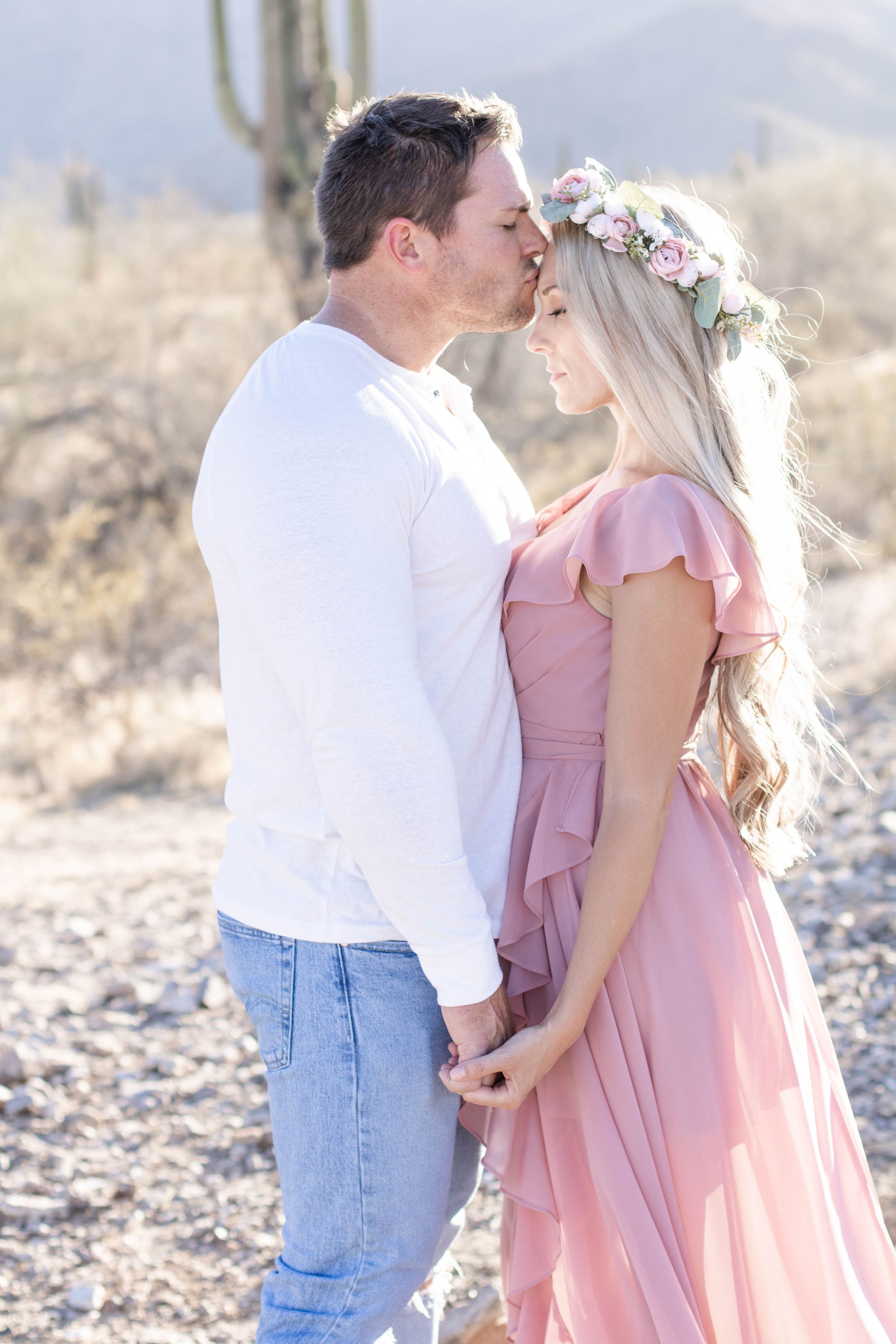 Couples photographer in Knoxville. Light and airy family photos. Outdoor family photos. Family portraits.  Anniversary.