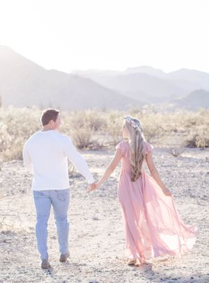 Couples photographer in Knoxville. Light and airy family photos. Outdoor family photos. Long and flowy dress.