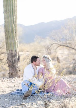 Couples photographer in Knoxville. Light and airy family photos. Outdoor family photos. Long and flowy dress.