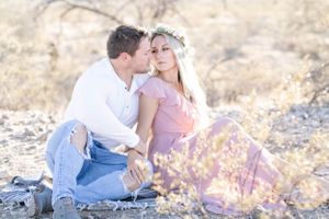 Couples photographer in Knoxville. Couples photo shoot. Anniversary photo shoot. Outdoor couples photographer.