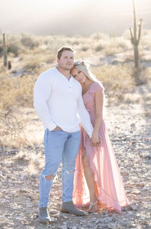 Couples photographer in Knoxville. Light and airy family photos. Outdoor family photos. Long and flowy dress.