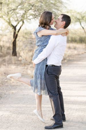Couples photographer in Knoxville. Couples photo shoot. Anniversary photo shoot. Outdoor couples photographer.