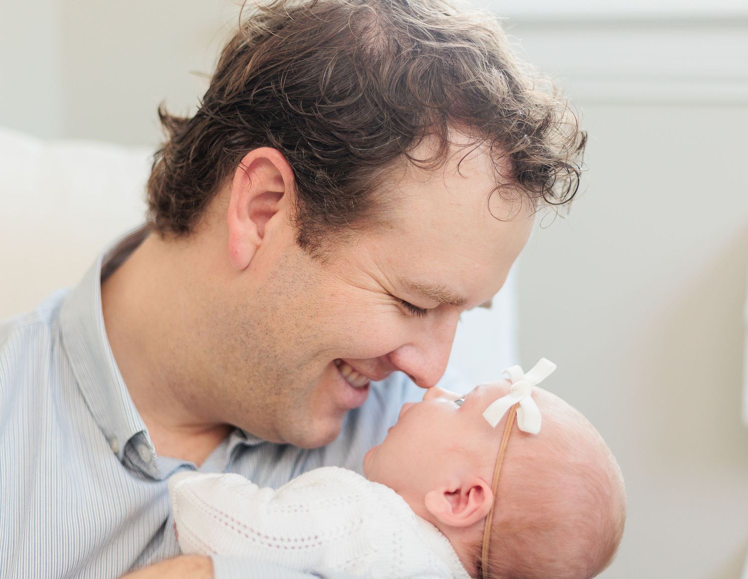 newborn photos in home lifestyle