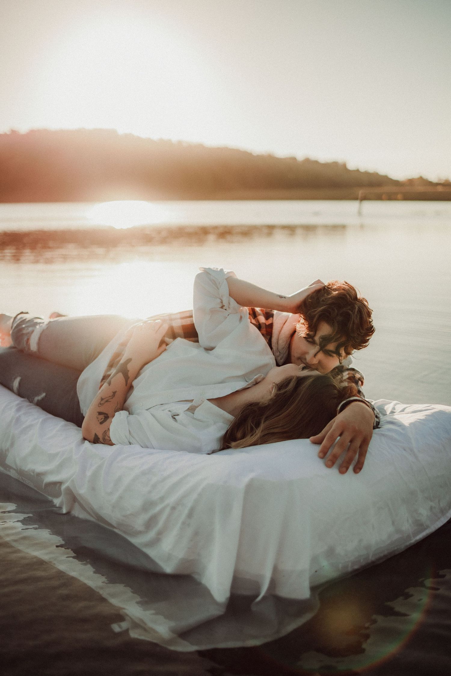 Louisville engagement photographer, creative engagement session at lake, date night ideas
