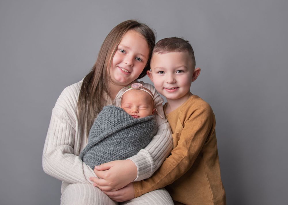 Bromsgrove Worcester newborn baby photoshoot photos family pictures brother sister mom dad