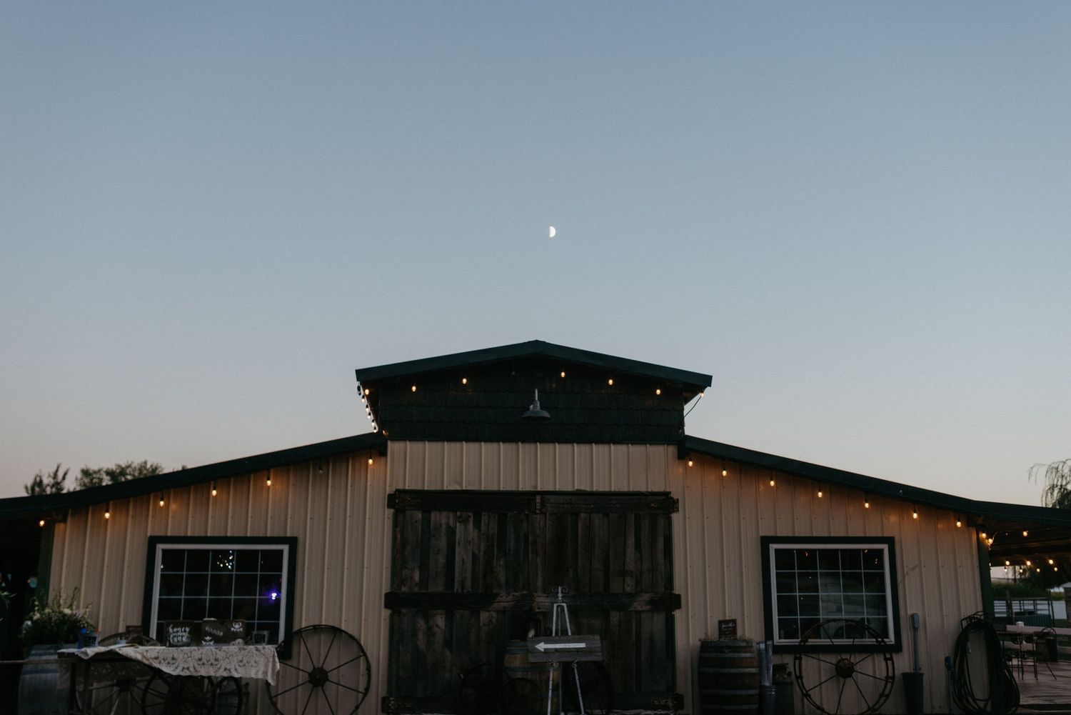 willow grove events in emmett idaho at dusk