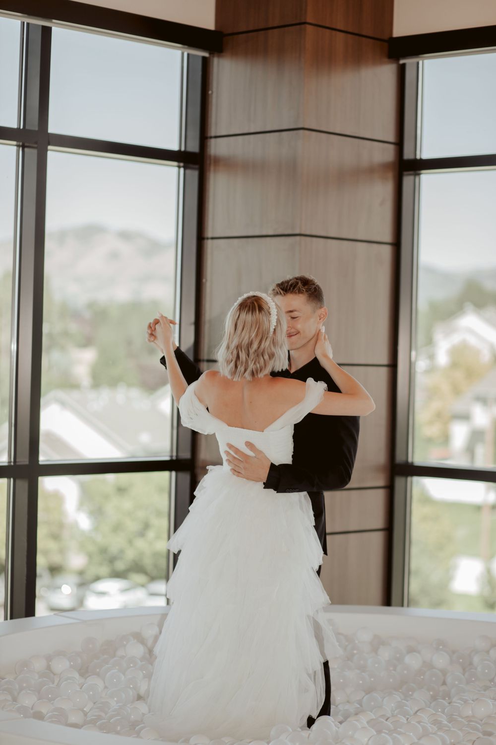 Wedding Ball Pit Rental - make your wedding unique - rental in tooele utah