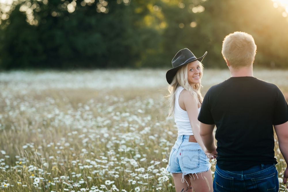 Charlotte Ann Photography - Couples Portrait Photography. Pacific Northwest Photographer. Forks, Washington Photographer.